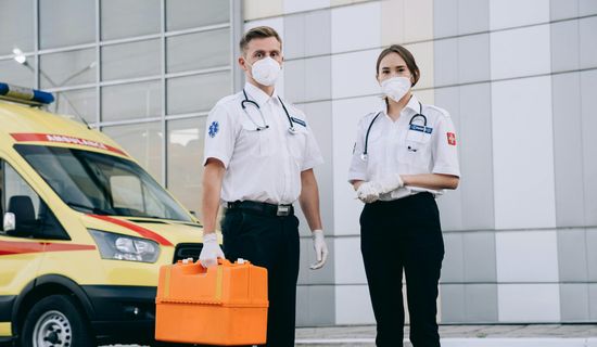 深圳救护车转运病人车内有没有插电源的位置?